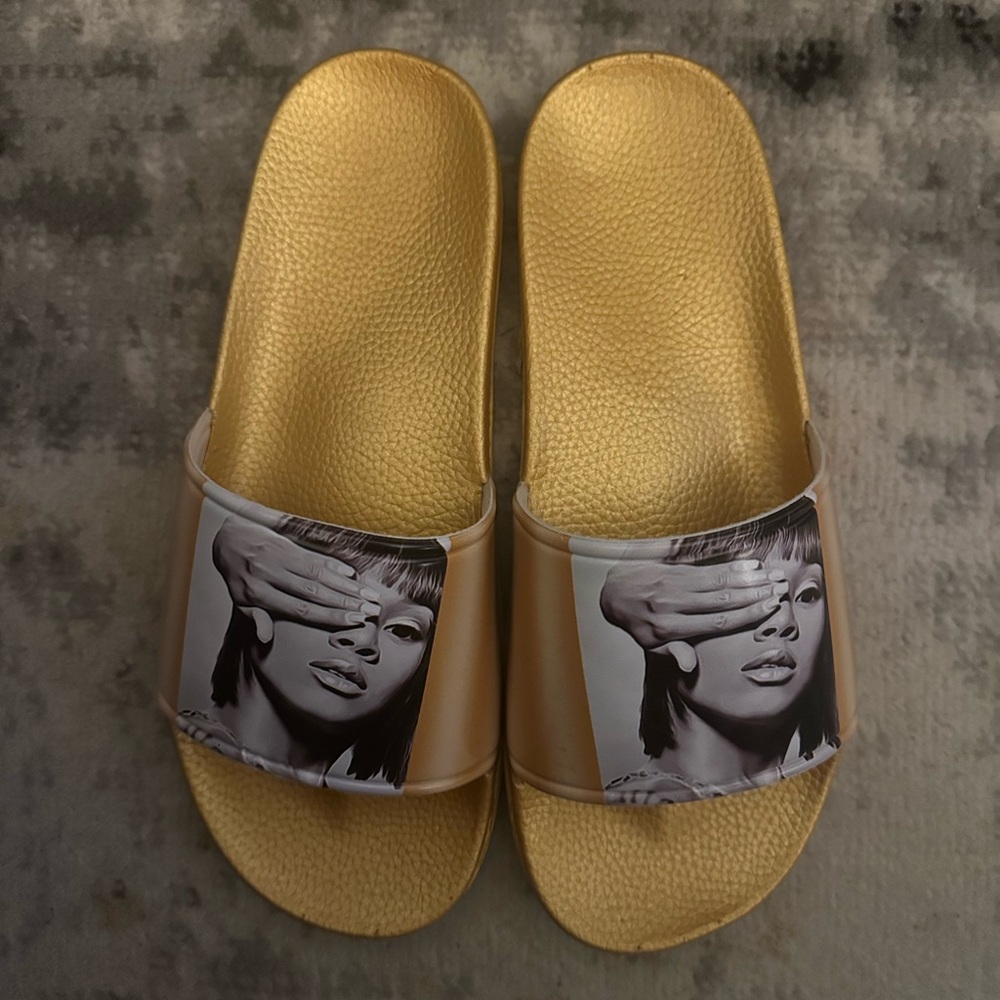 Cross Colours Lisa "Left Eye" Lopes Legacy Slides